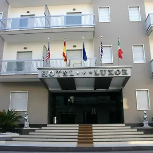 luxor-hotel.hotels-amalfi.com/