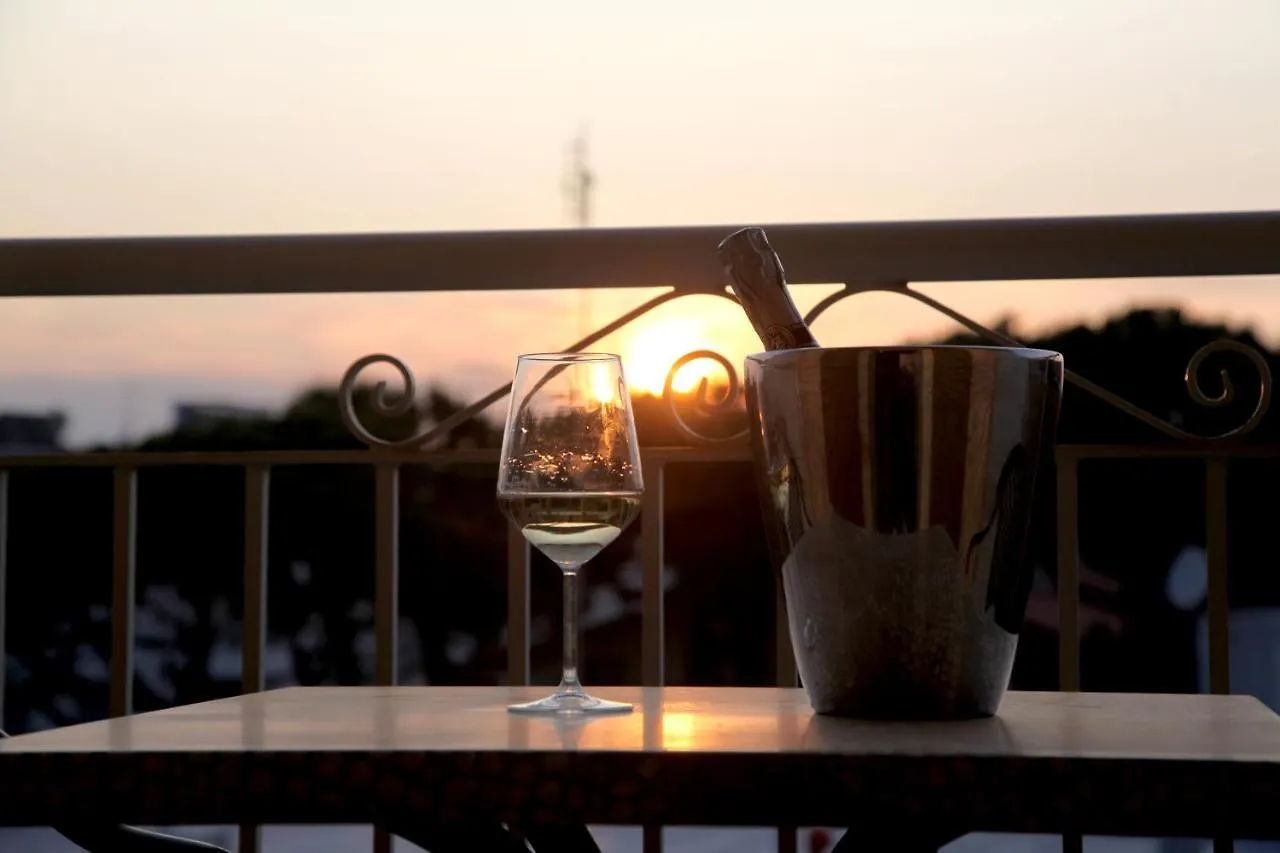 Hotel Alfa Anche In All Inclusive Rimini 2*,